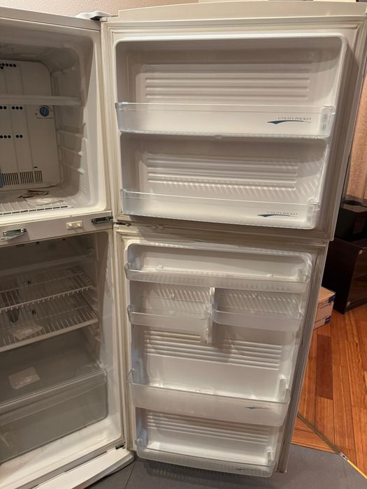 Холодильник SHARP