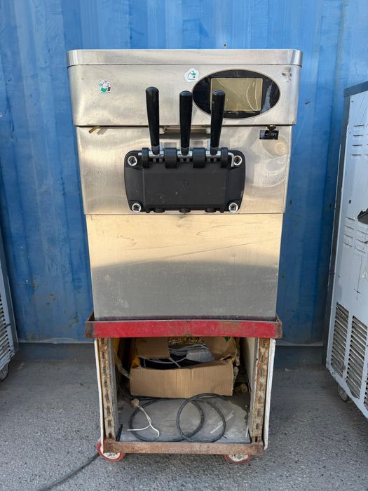 Фризер, мороженое аппарат сатылады б/у