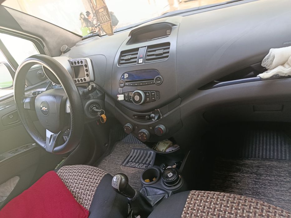 Mashina zoʻr katta matoʻr 5.30. Moy quyiladi