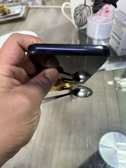 Samsung A71 за 30.000 с коробкой