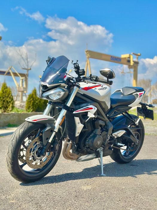 Vând Motocicletă Triumph Street Triple S 660