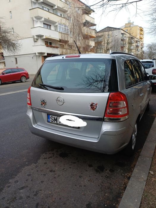 Persoana  fizica  vand Opel Zafira