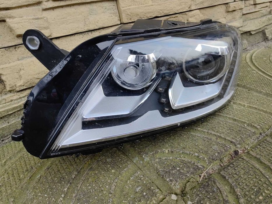 Фар VW Passat B7 Bi-Xenon LED ляв / Фар Пасат Б7 ксенон НОВ