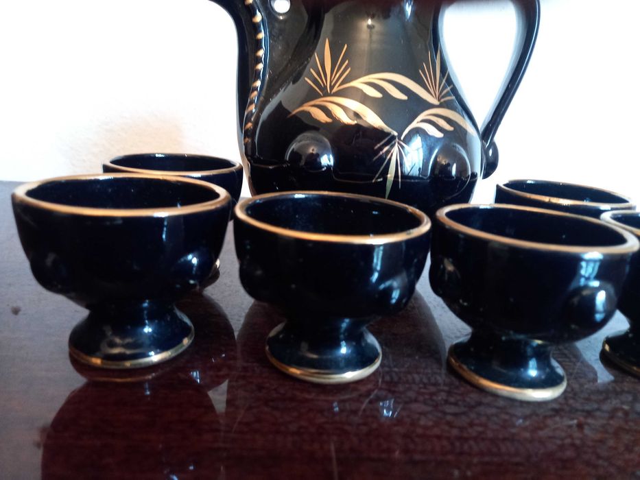 Нов ретро сервиз - черен с позлата