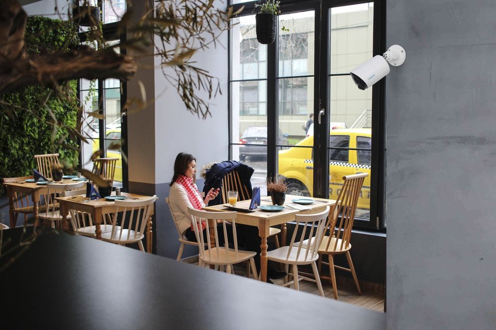 Pachet Reolink Argus ECO cu Panou Solar si Card MicroSD 64 GB