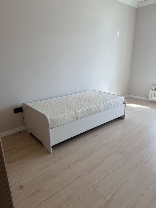 Продам односпальную кровать