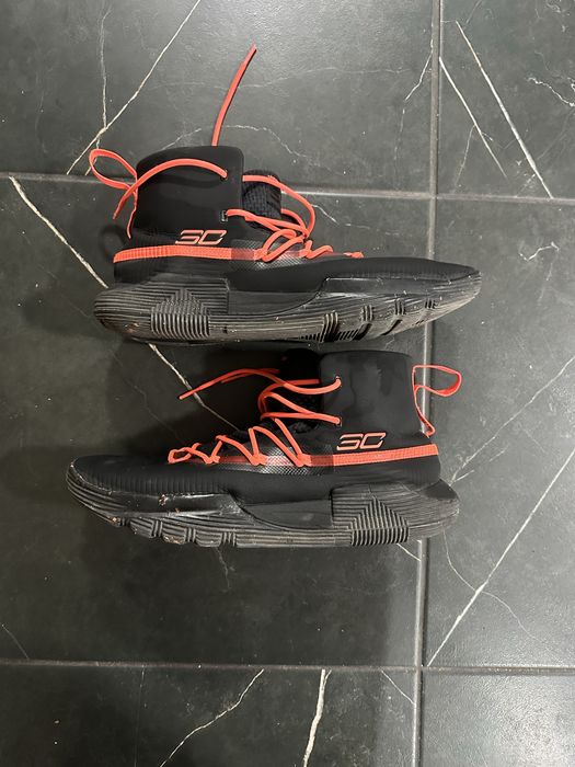 Under Armour Curry 3Zer0 2 black/orange size US 13 / UK 12 / EU 47.5