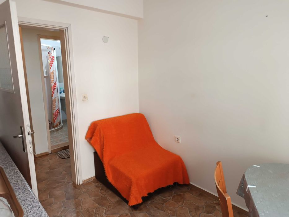 Дава се под наем Тристаен апартамент в Плевен, м-т Мъртва долина - 70 кв.м за 153 € - Снимка #12