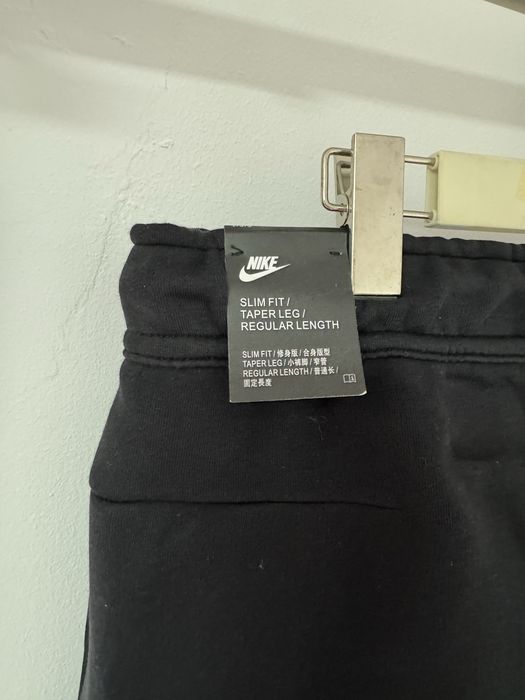 pantaloni nike tech