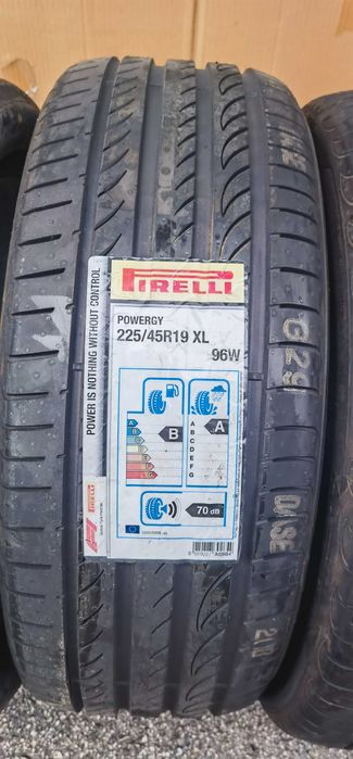 Чисто Нови 225 45 19 Pirelli