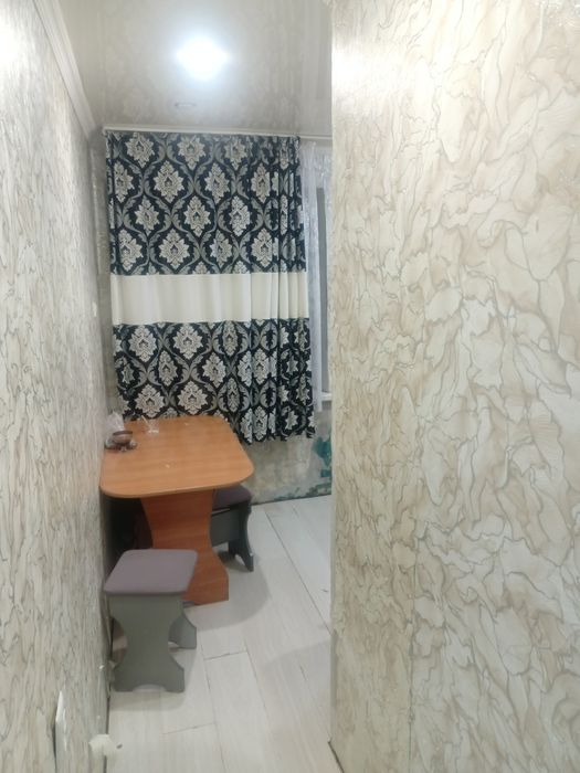 Продам 1-ую квартиру 9 микрорайон.