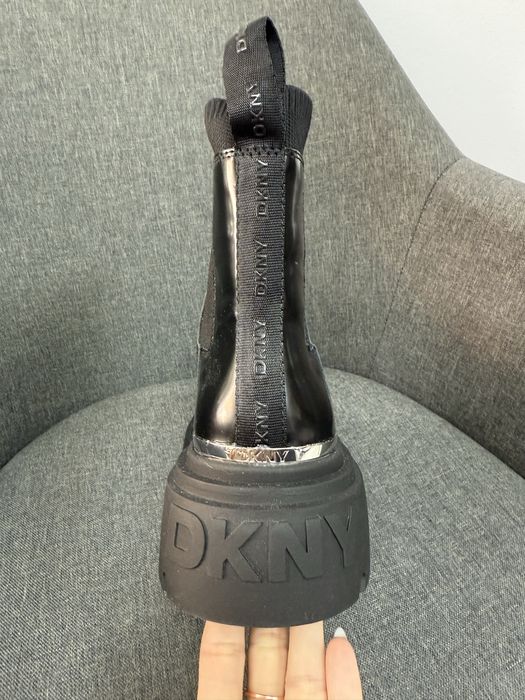 Ботуши DKNY черни
