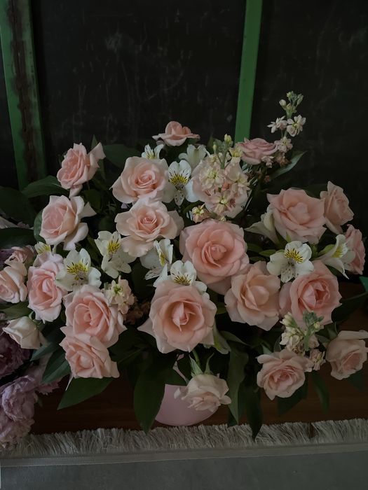 Букеты и цветы бу
