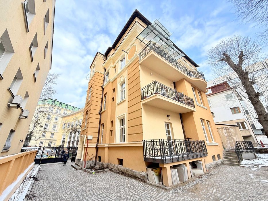 Дава се под наем Многостаен апартамент в София, Докторски паметник - 226 кв.м за 2792.76 € - Снимка #16