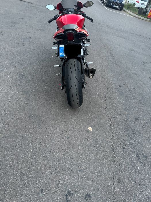 MotocicletaYamaha R1