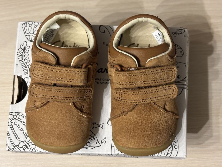 Pantofi primii pasi Clarks m20