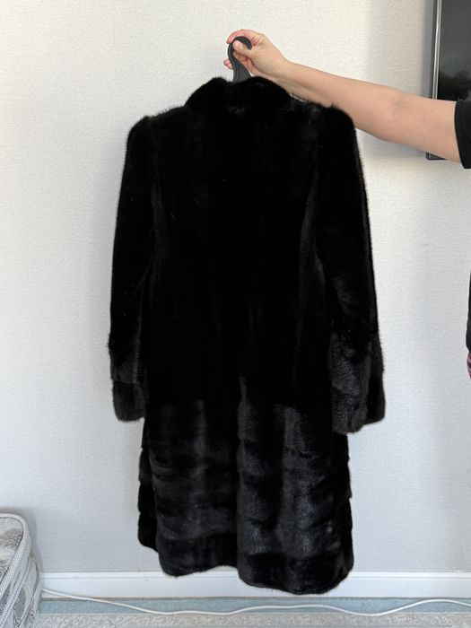 Продаю норковую шубу