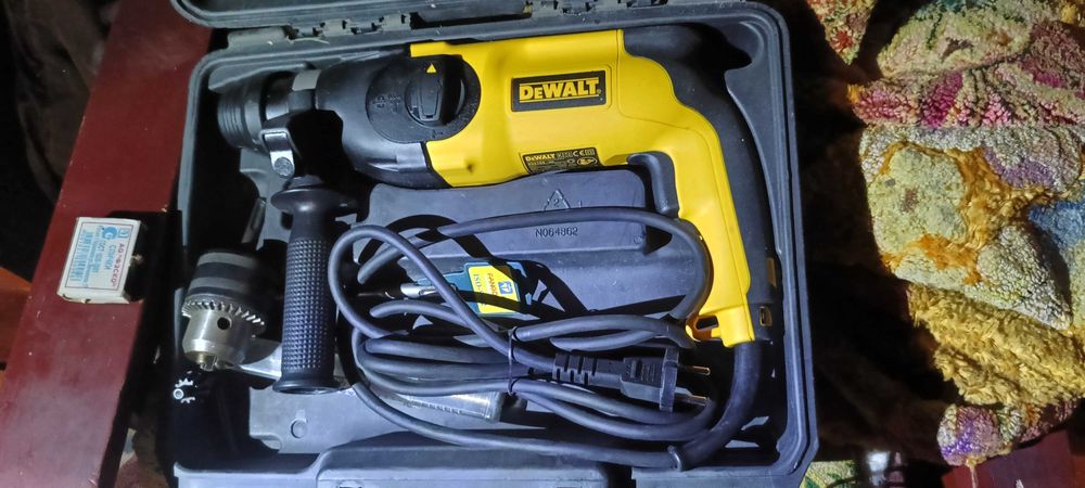 Продам Перфоратор Dewalt D25103 оригинал Новый