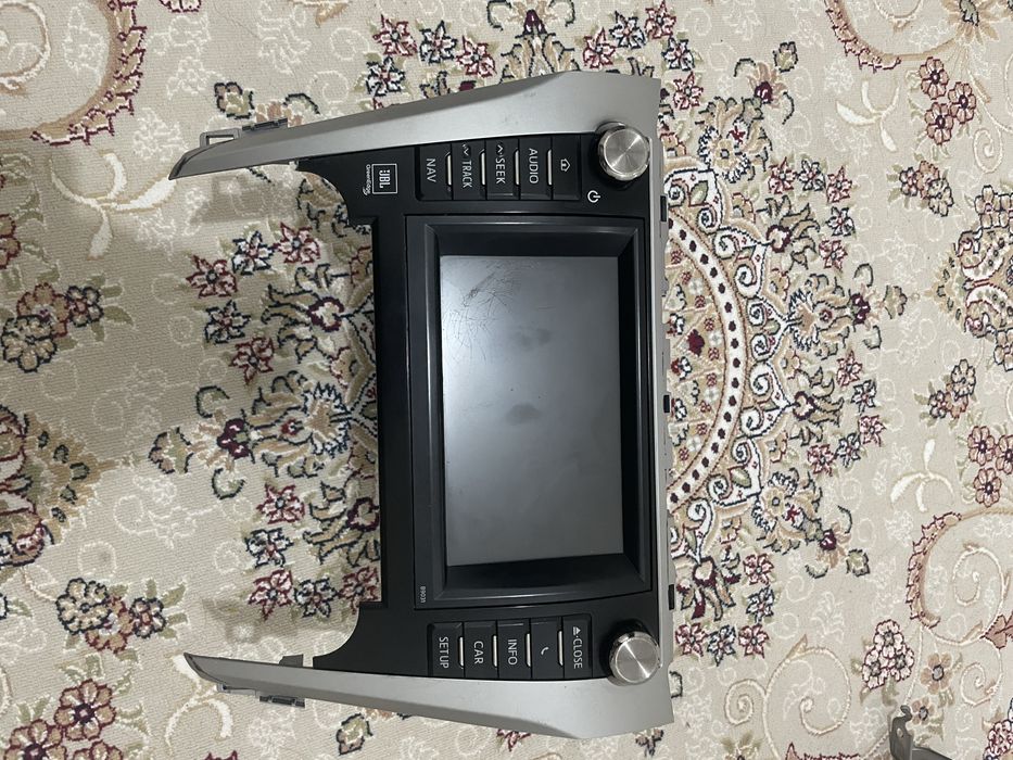 Продается магнитола от камри 50 европеец JBL