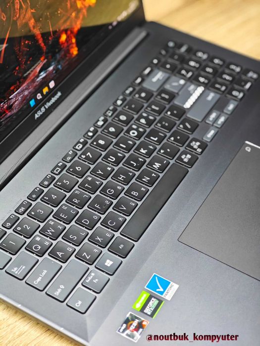 Мощный игровой Asus Oled