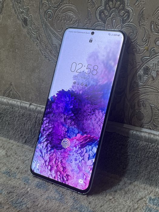 Обменаю samsung s20