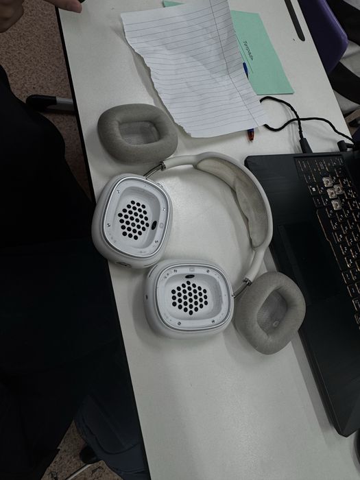 Наушники Airpods max