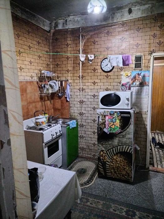 1к квартира 3 этаж Яшнабад Кадышева середина дома