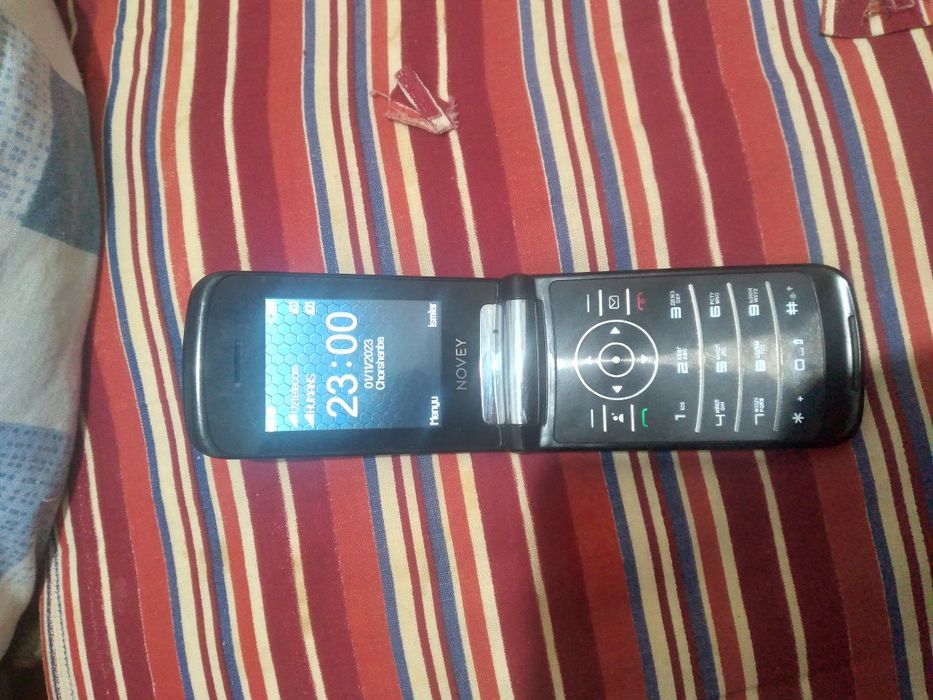 Novey A70i telefoni sotiladi