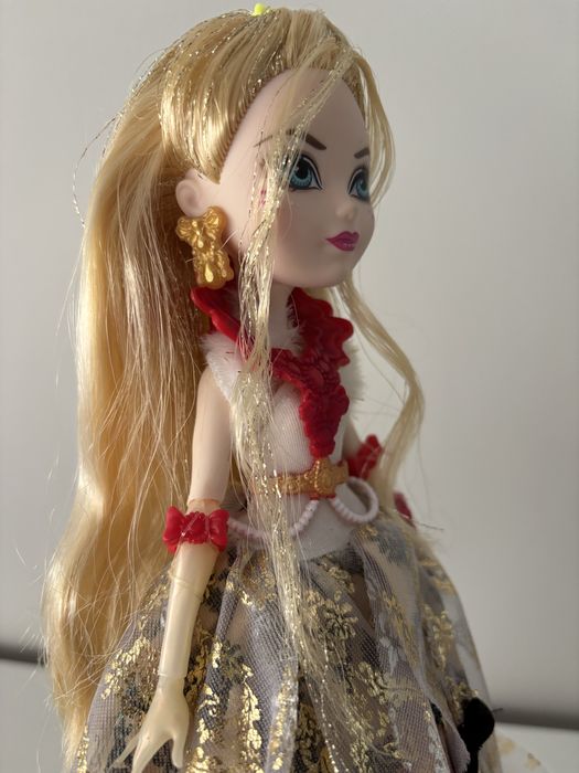 Кукла Ever After High. Эппл Уайт. День коронации