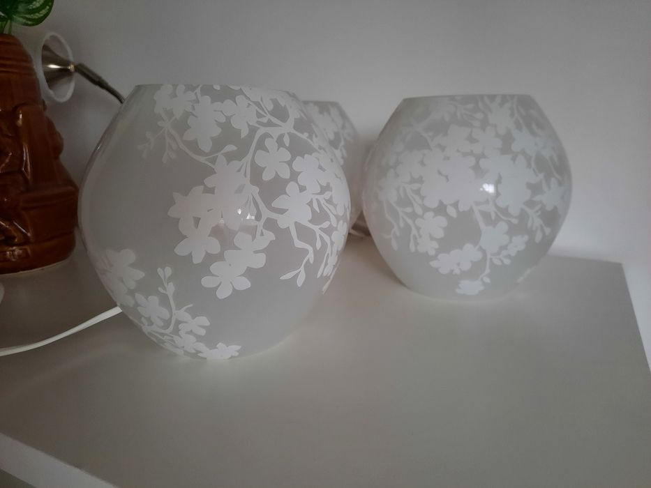 Vand set 3 veioze noi, nefolosite, din sticla, model deosebit