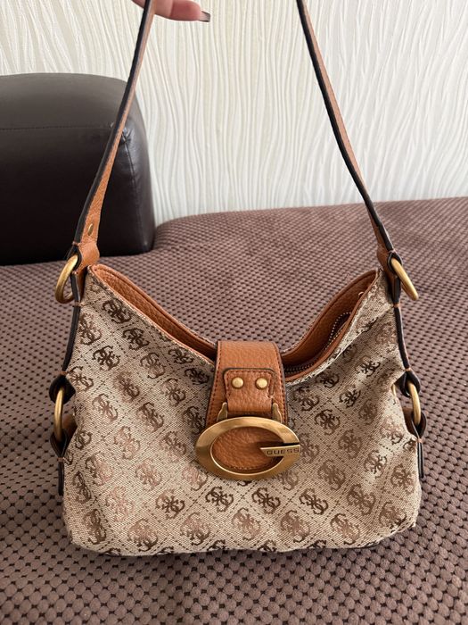 Дамска чанта Guess