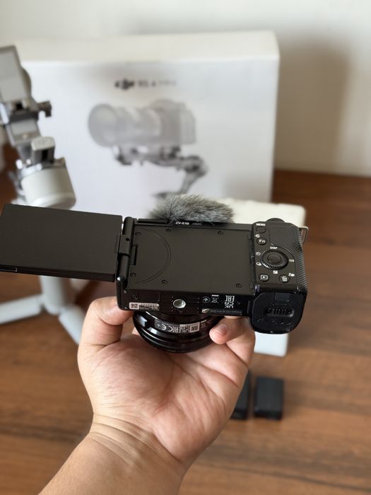Sony ZV-E10 4K 16-50mm + Dji Ronin RS4 mini pro creator komplekt