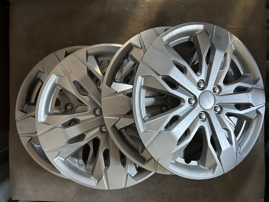 Продам колпаки почти новые