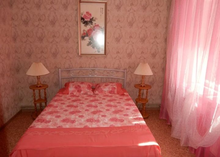 По часам, Абая-Сарыарка, центр