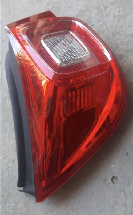 Продам задние фары от малибу 1 американка диодом от 3 позиции.левая ст