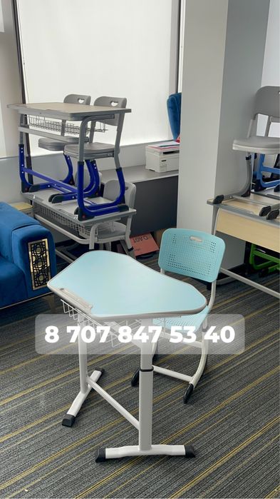 Парта.  школьная