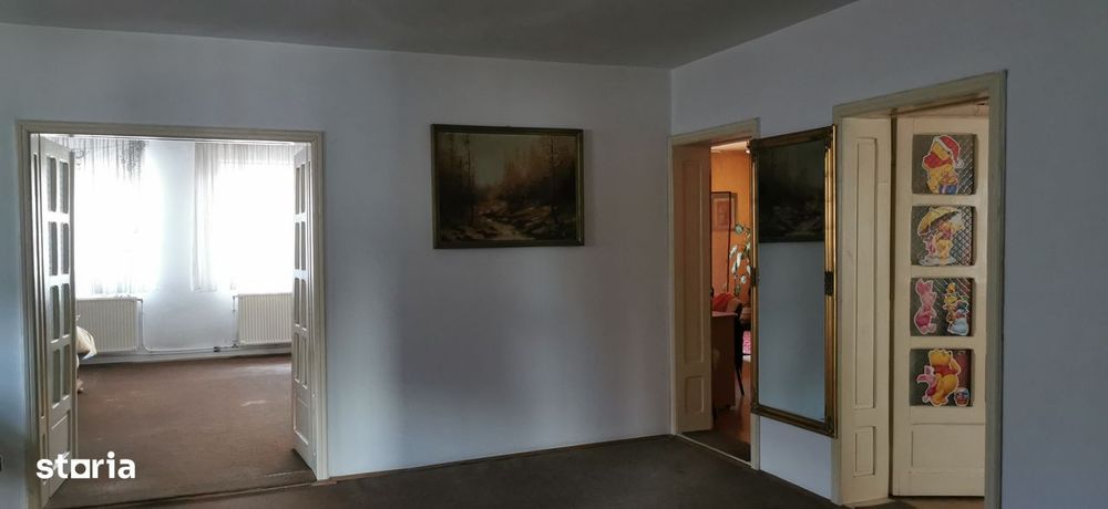 Casă de vânzare, 7 Noiembrie