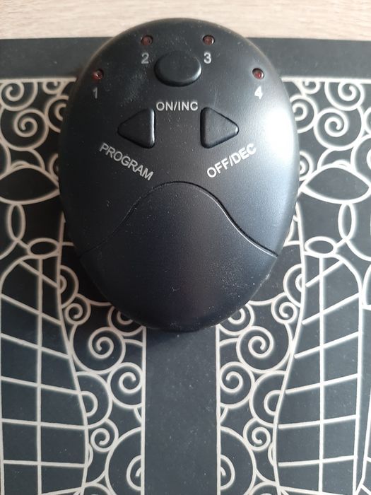 Масажор за крака EMS FOOTPAD