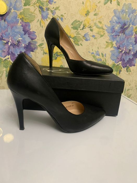 Продаётся туфли женские