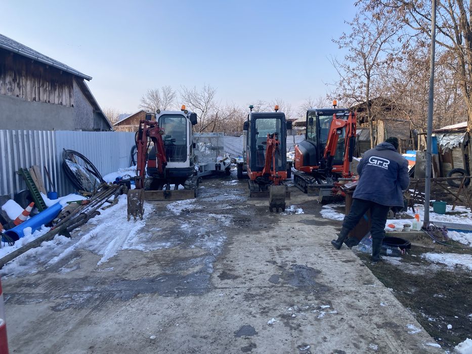 Excavari sapaturi mini-excavator 2.7t santuri apa curent gaz fundatii garduri demolari fose beciuri