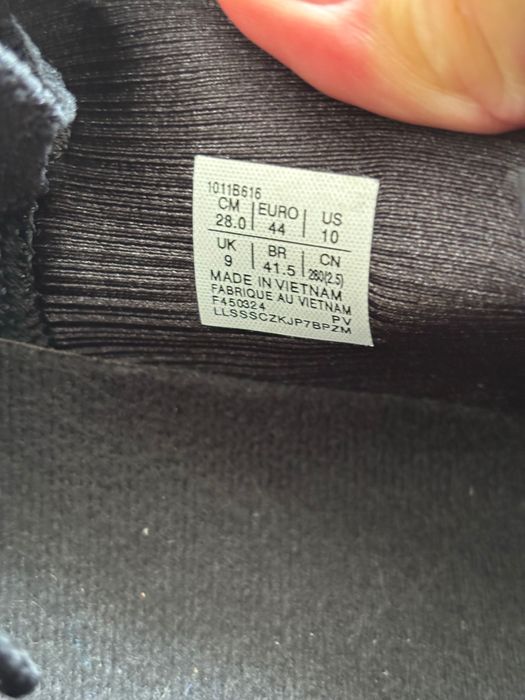 Adidasi Asics 44 condiție 10/10