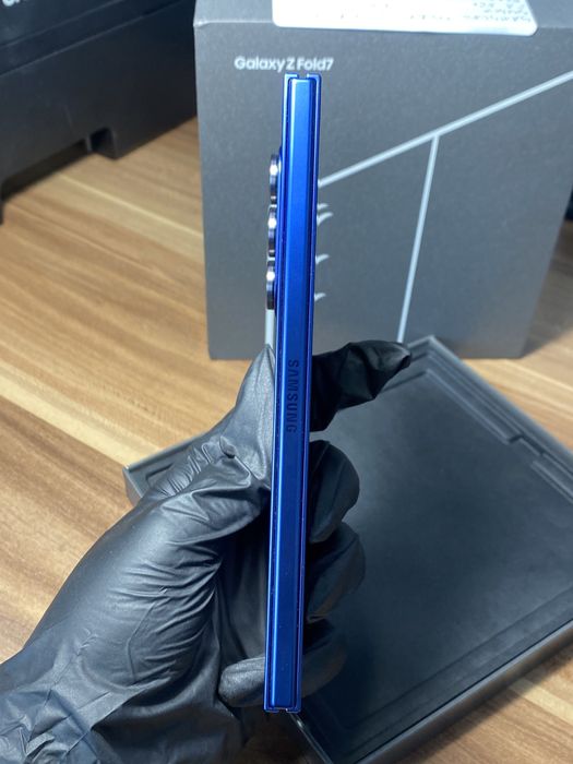 Samsung Galaxy Z Fold7 • 256 GB •Blue Shadow
