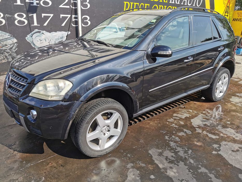 Dezmembrez mercedes ml w164 AMG/ml 420 cdi/bara fata ml amg/far xenon