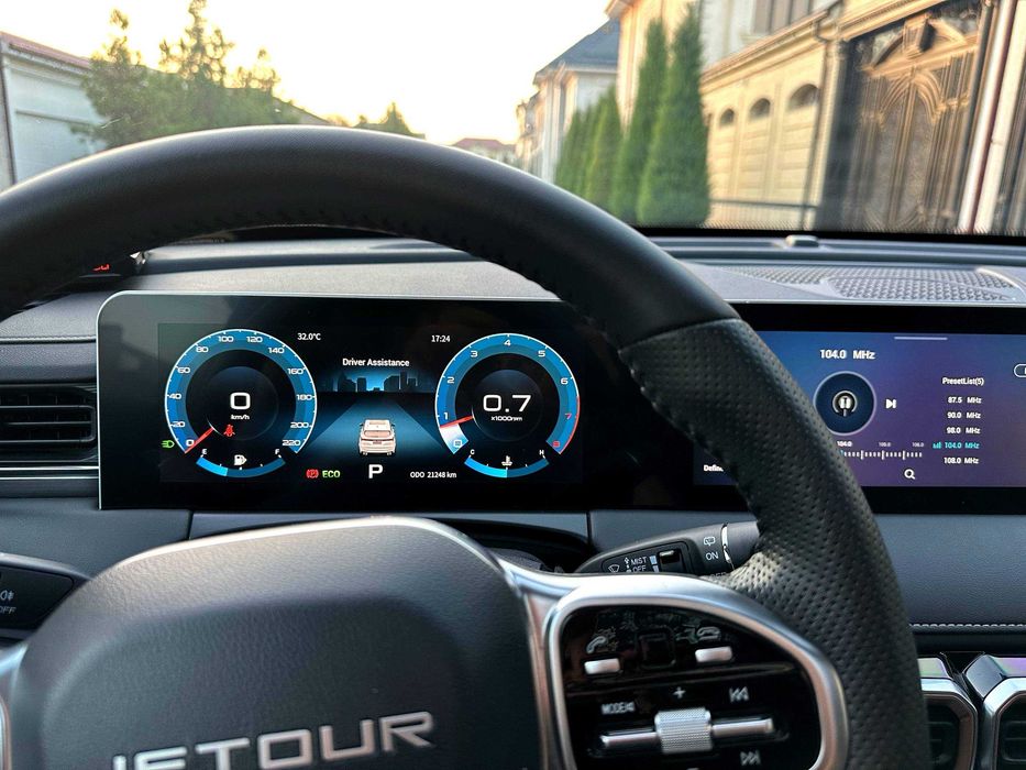 Jetour X70 PLUS 2022 год |1.6 Turbo| Черный цвет