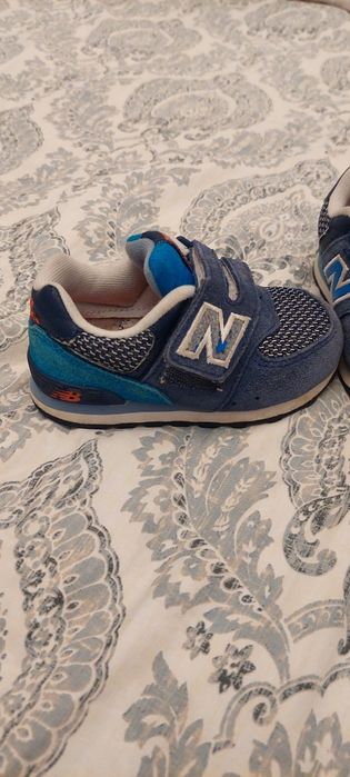 Adidasi  new balance nr 22.5