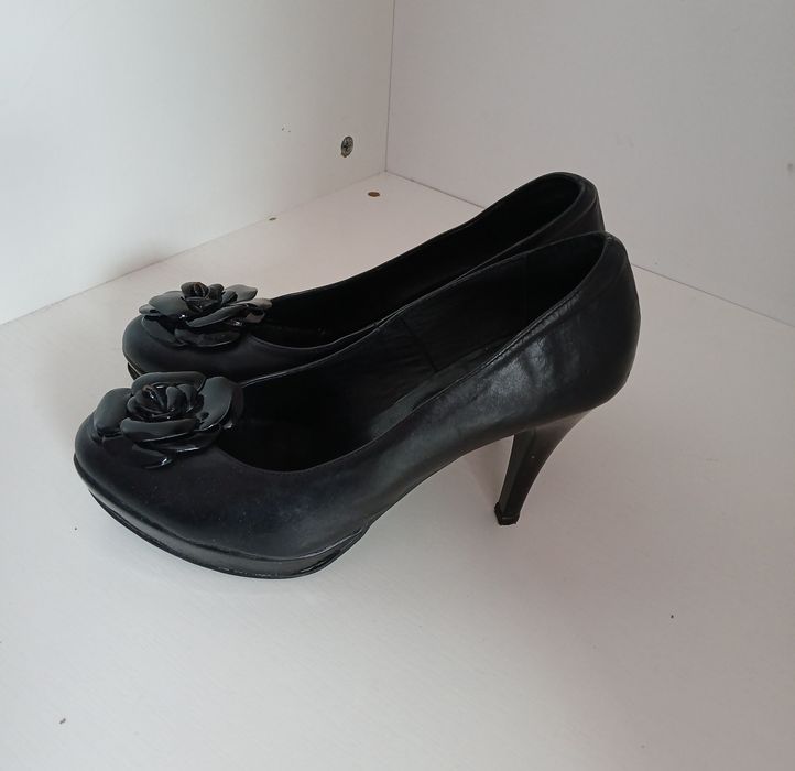 Обувки на ток 38