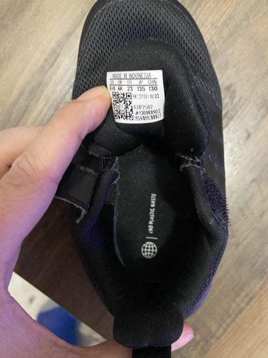 Vand incaltaminte Adidas