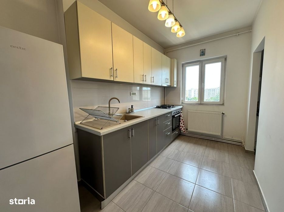 DEOSEBIT! 2 camere - 65 mp | Tavane inalte 2,80 m | Centrala | Boxa |