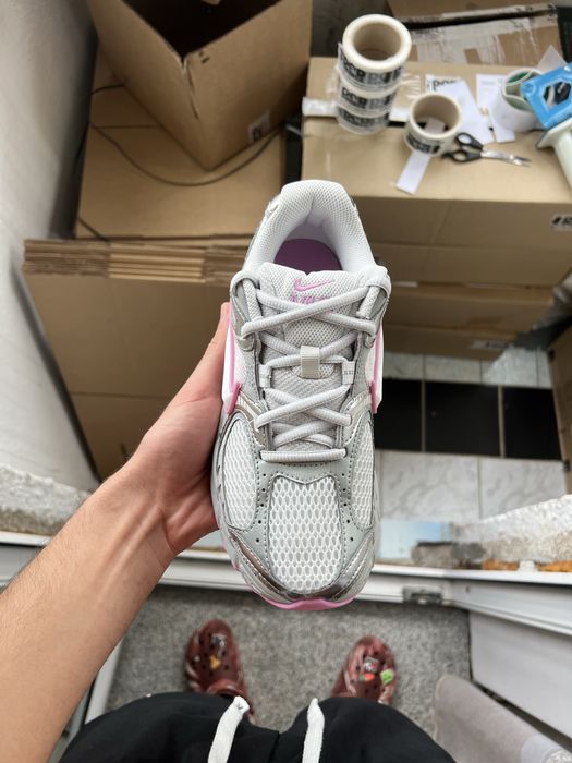Nike V5 RNR “Grey/Pink” HQ7901-009