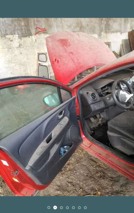 Vând Renault Clio din 2020 avariat pe partea dreapta